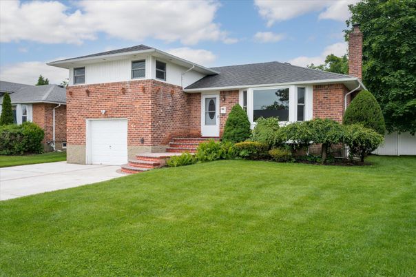 Attached, Exterior, Facade, Brick Facade, Split Level