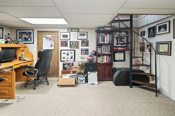 Home Office, Interior