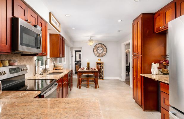 Dining room, Interior, Kitchen, Recessed Lighting