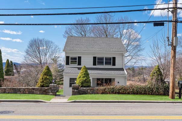 Exterior, Facade, Cape Cod