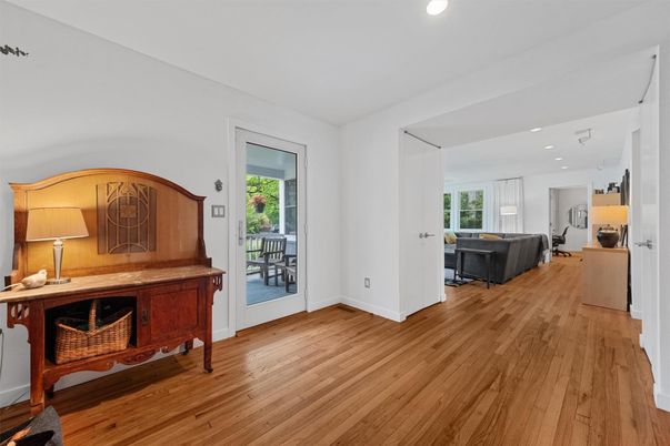 Interior, Pendant Lights, Recessed Lighting, Wood Texture Flooring