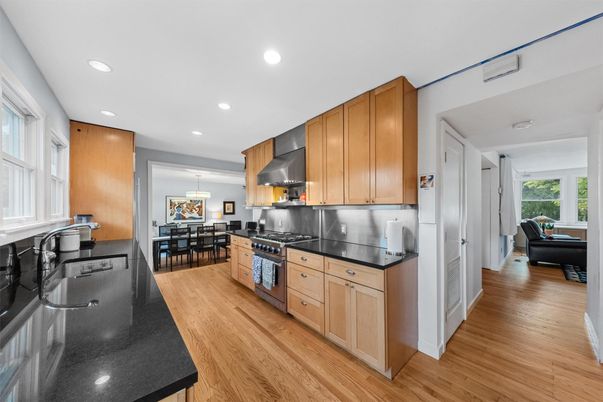 Dining room, Interior, Kitchen, Pendant Lights, Recessed Lighting, Wood Texture Flooring