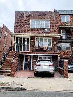 Exterior, Facade, Brick Facade, Rowhouse
