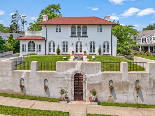 Backyard, Exterior, Facade, French Provincial