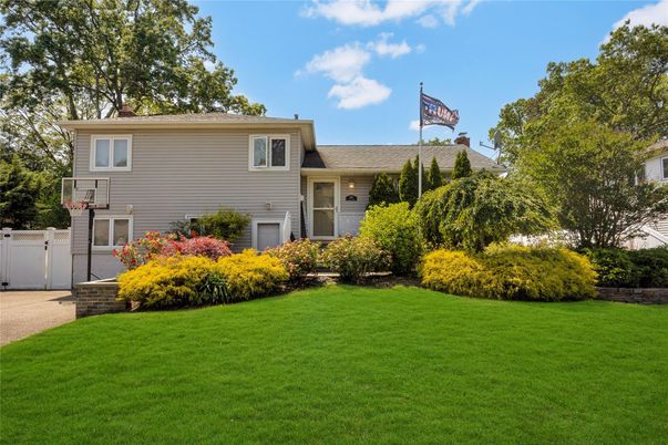 Attached, Backyard, Exterior, Facade, Split Level