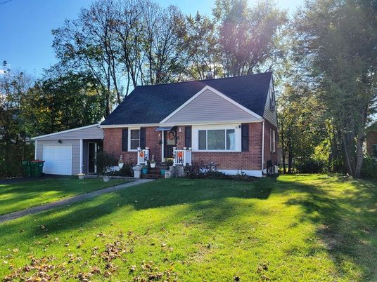 Attached, Exterior, Facade, Brick Facade, Cape Cod