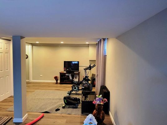 Fitness Equipment, Interior, Recessed Lighting, Wood Texture Flooring