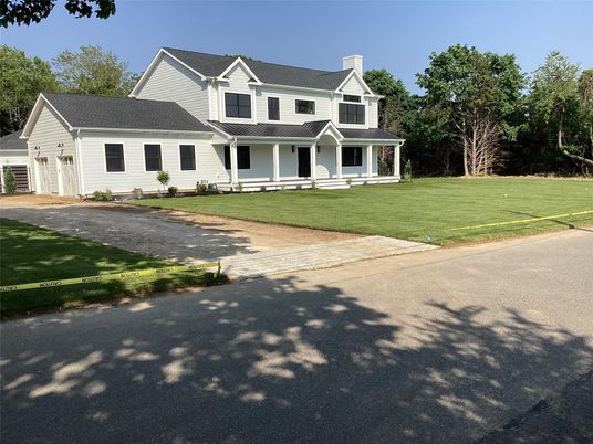 Attached, Exterior, Facade, Farmhouse