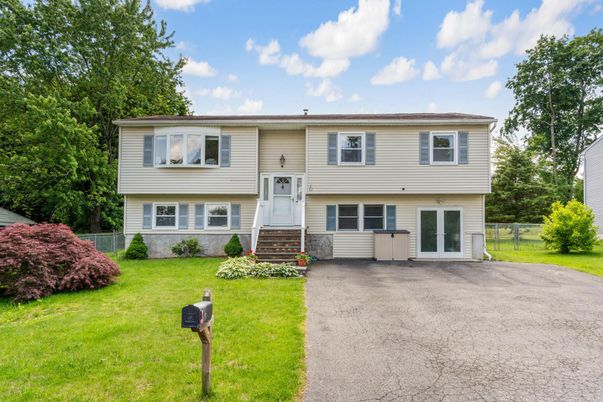 Exterior, Facade, Raised Ranch