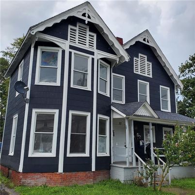 Exterior, Facade, Queen Anne Victorian