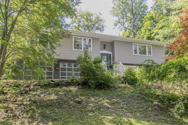 Attached, Exterior, Facade, Raised Ranch