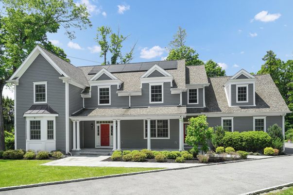 Exterior, Facade, Farmhouse