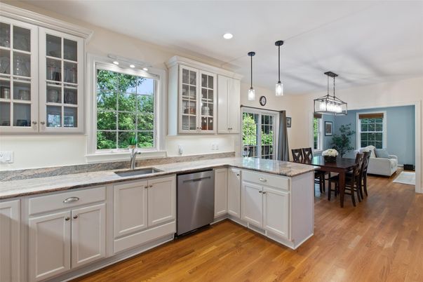 Dining room, Interior, Kitchen, Pendant Lights, Recessed Lighting, Wood Texture Flooring