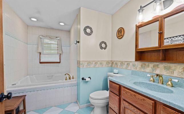Bathroom, Interior, Recessed Lighting