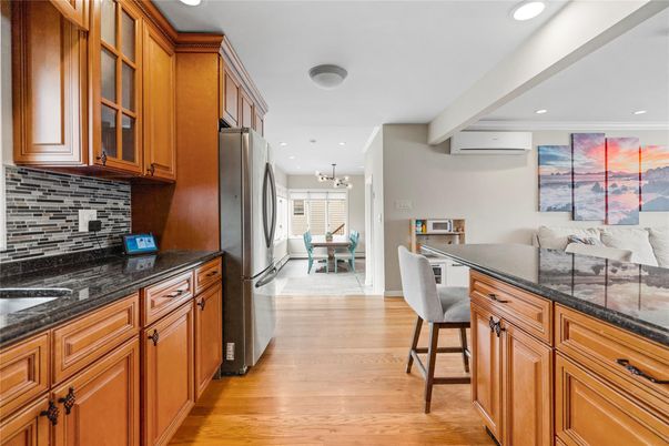 Chandelier, Dining room, Interior, Kitchen, Pendant Lights, Recessed Lighting, Wood Texture Flooring