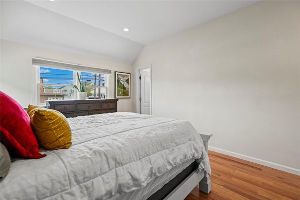 Bedroom, Interior, Recessed Lighting, Water, Wood Texture Flooring