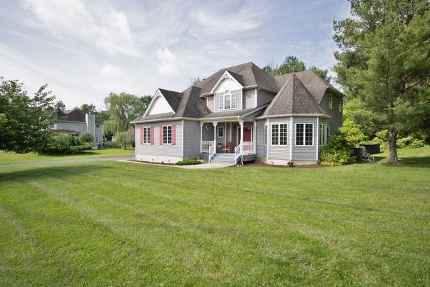 Backyard, Exterior, Facade, Queen Anne Victorian
