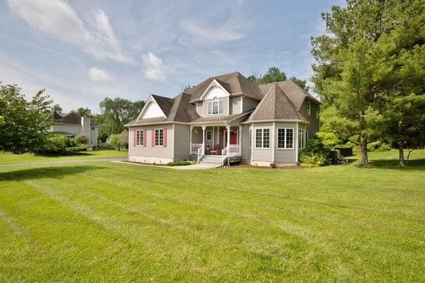Backyard, Exterior, Facade, Queen Anne Victorian