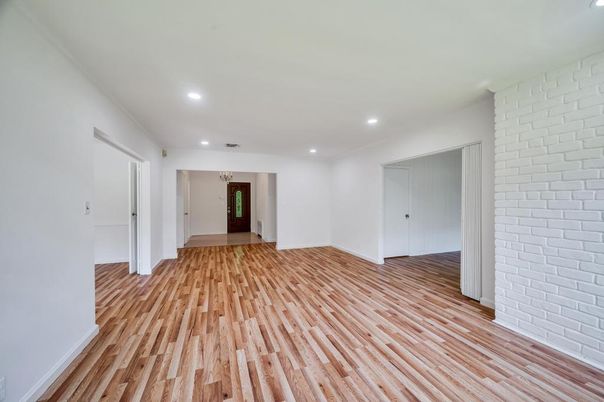 Empty room, Interior, Recessed Lighting, Wood Texture Flooring
