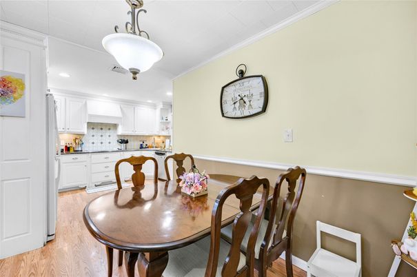 Dining room, Interior, Kitchen, Recessed Lighting, Wood Texture Flooring