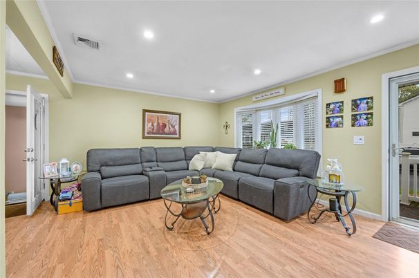 Interior, Living room, Recessed Lighting, Wood Texture Flooring
