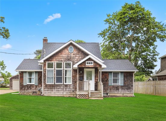 Exterior, Facade, Cape Cod