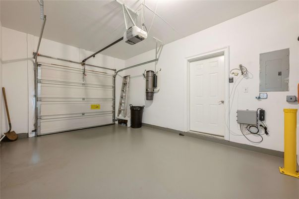 Garage, Interior
