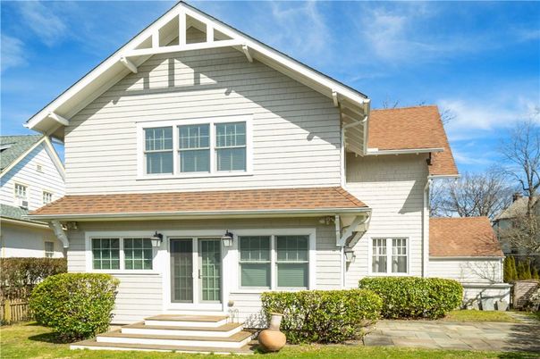 Exterior, Facade, American Craftsman