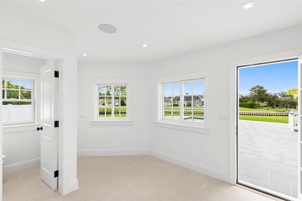 Empty room, Interior, Recessed Lighting