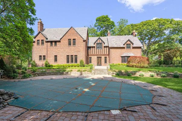 Backyard, Exterior, Facade, Brick Facade, French Provincial