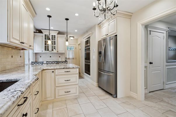Interior, Kitchen, Pendant Lights, Recessed Lighting, Stainless Steel Appliances
