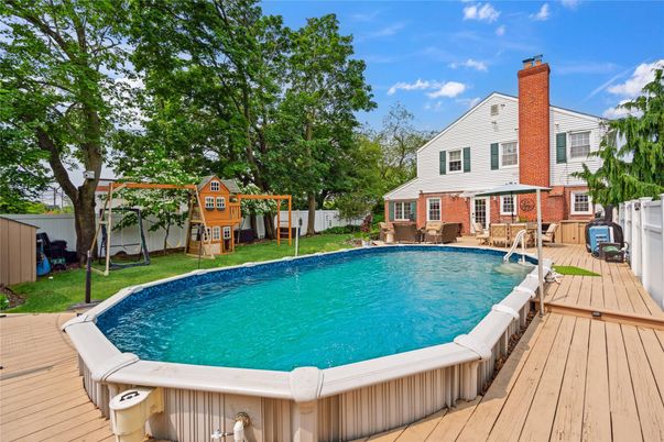 Exterior, Hot Tub, Pool