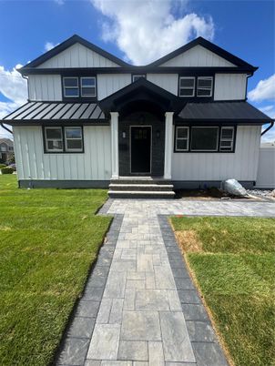 Exterior, Facade, Farmhouse