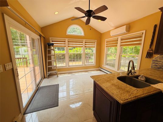 Empty room, Interior, Kitchen, Recessed Lighting