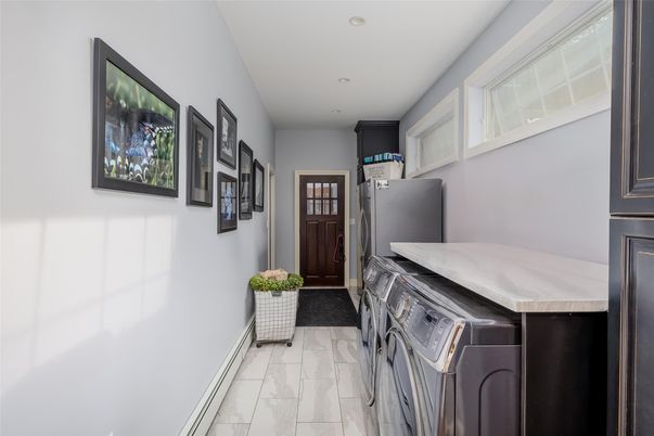 Interior, Marble, Recessed Lighting, Washer