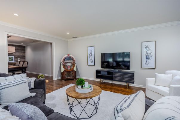 Interior, Living room, Recessed Lighting, Wood Texture Flooring