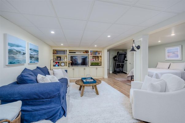 Bedroom, Interior, Living room, Recessed Lighting, Wood Texture Flooring