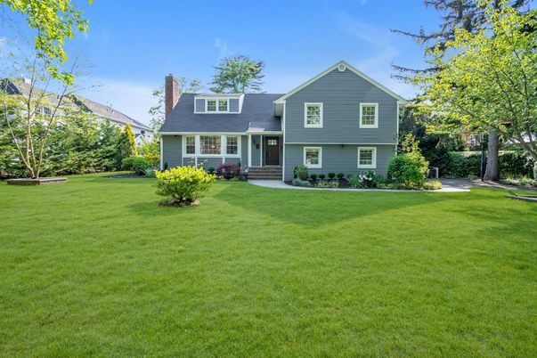 Backyard, Exterior, Facade, Raised Ranch