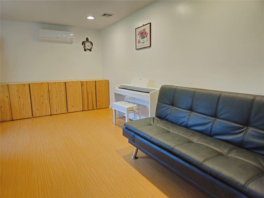 Interior, Piano, Recessed Lighting