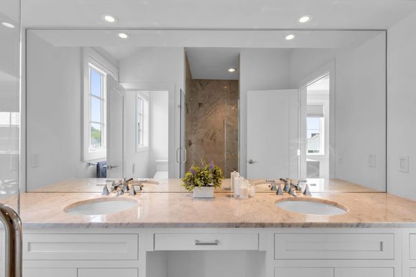 Bathroom, Dual Sink Vanities, Interior, Recessed Lighting