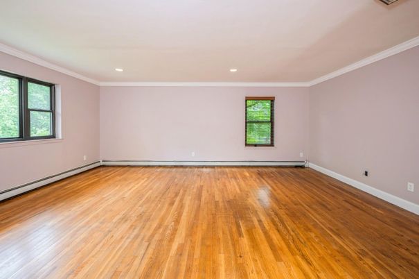 Empty room, Interior, Recessed Lighting, Wood Texture Flooring