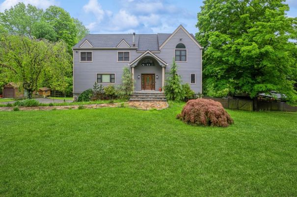 Backyard, Exterior, Facade, Queen Anne Victorian