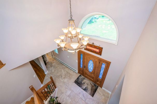 Chandelier, Interior