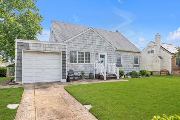 Attached, Backyard, Exterior, Facade, Cape Cod