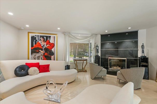 Fireplace, Interior, Living room, Recessed Lighting