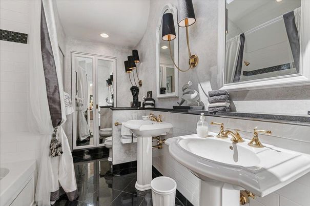 Bathroom, Interior, Recessed Lighting