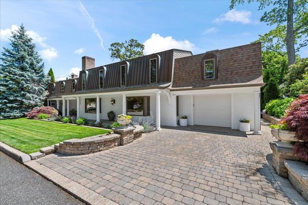 Attached, Exterior, Facade, Cape Cod