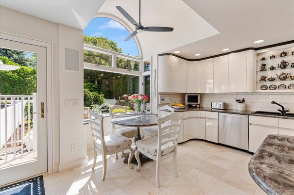 Dining room, Interior, Kitchen, Recessed Lighting