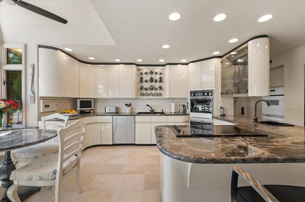 Dining room, Interior, Kitchen, Recessed Lighting, Stainless Steel Appliances