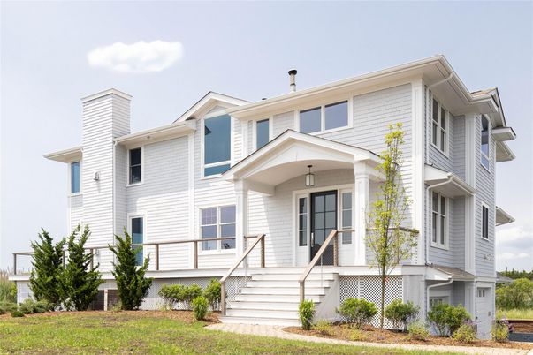 Exterior, Facade, American Foursquare